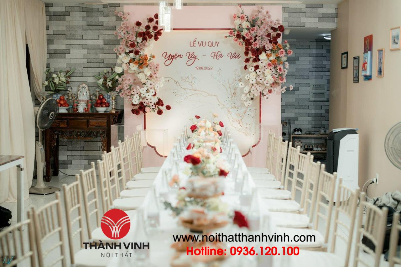 Ghế Chiavari thật có thiết kế tỉ mỉ , trang trọng phù hợp cho tiệc cưới