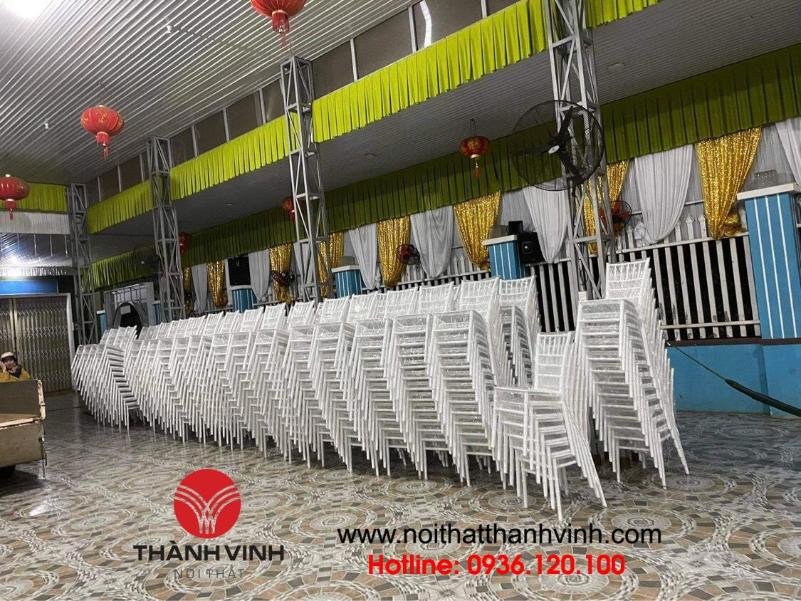 Nội thất Thành Vinh cung cấp ghế chiavari 