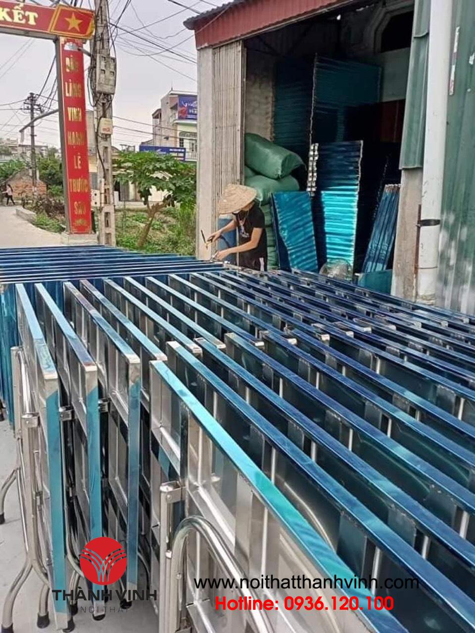 Bàn inox chữ nhật 80x130cm dùng cho quán ăn ở Quảng Ninh
